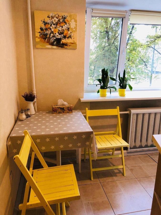 Sunflower Apartment Near Kiev Airport & Railway Station & Center City! Dış mekan fotoğraf