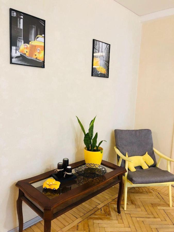 Sunflower Apartment Near Kiev Airport & Railway Station & Center City! Dış mekan fotoğraf
