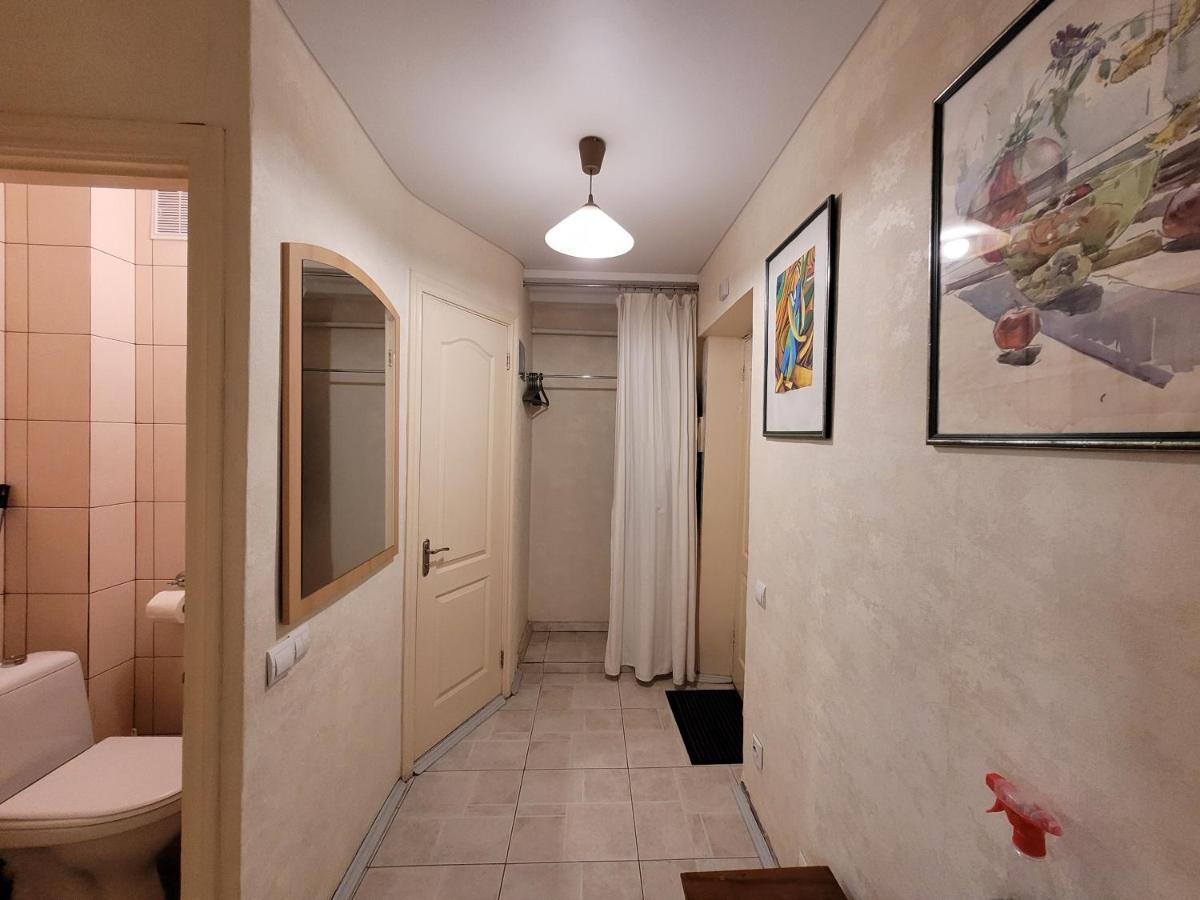 Sunflower Apartment Near Kiev Airport & Railway Station & Center City! Dış mekan fotoğraf