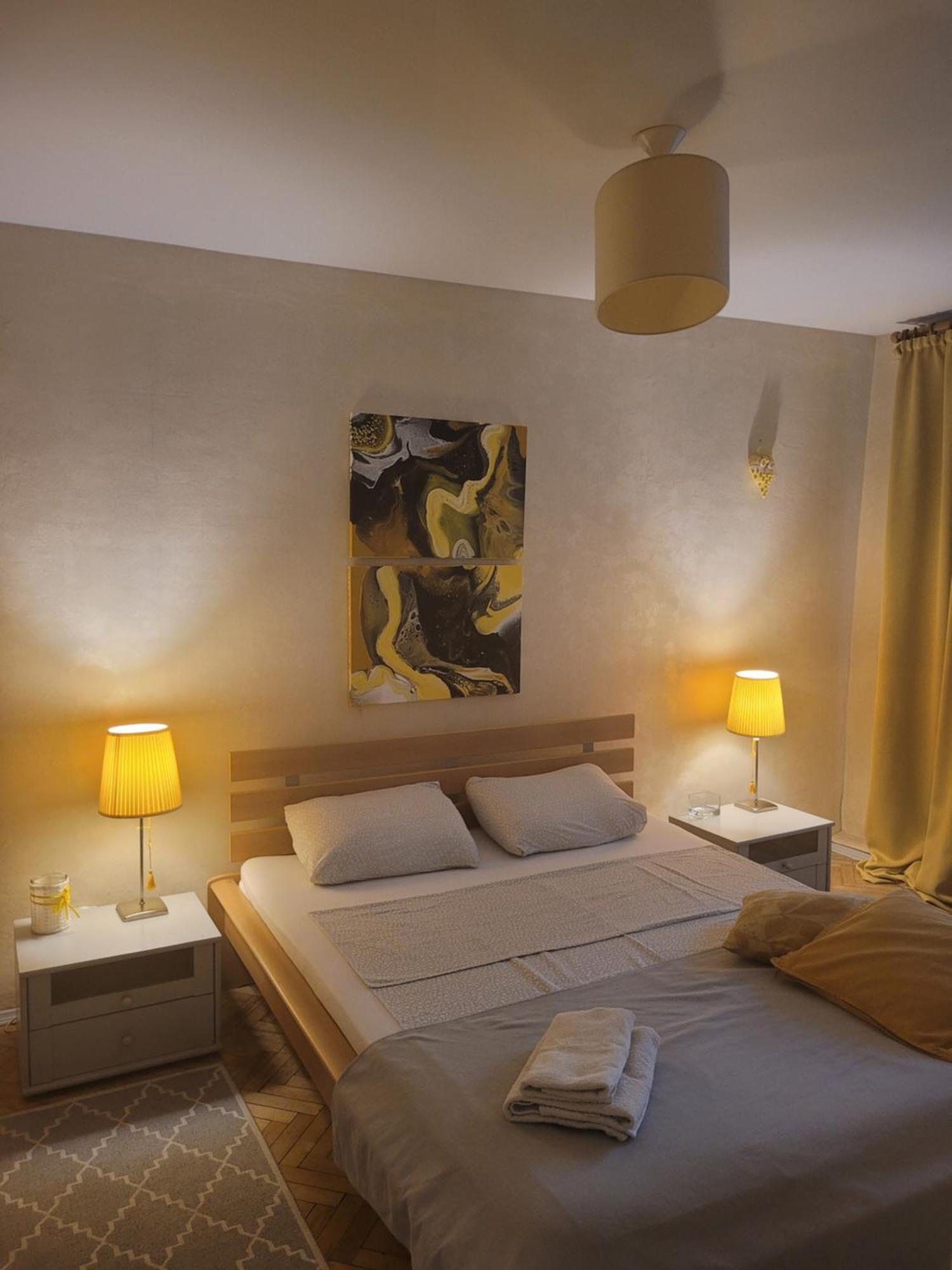 Sunflower Apartment Near Kiev Airport & Railway Station & Center City! Dış mekan fotoğraf