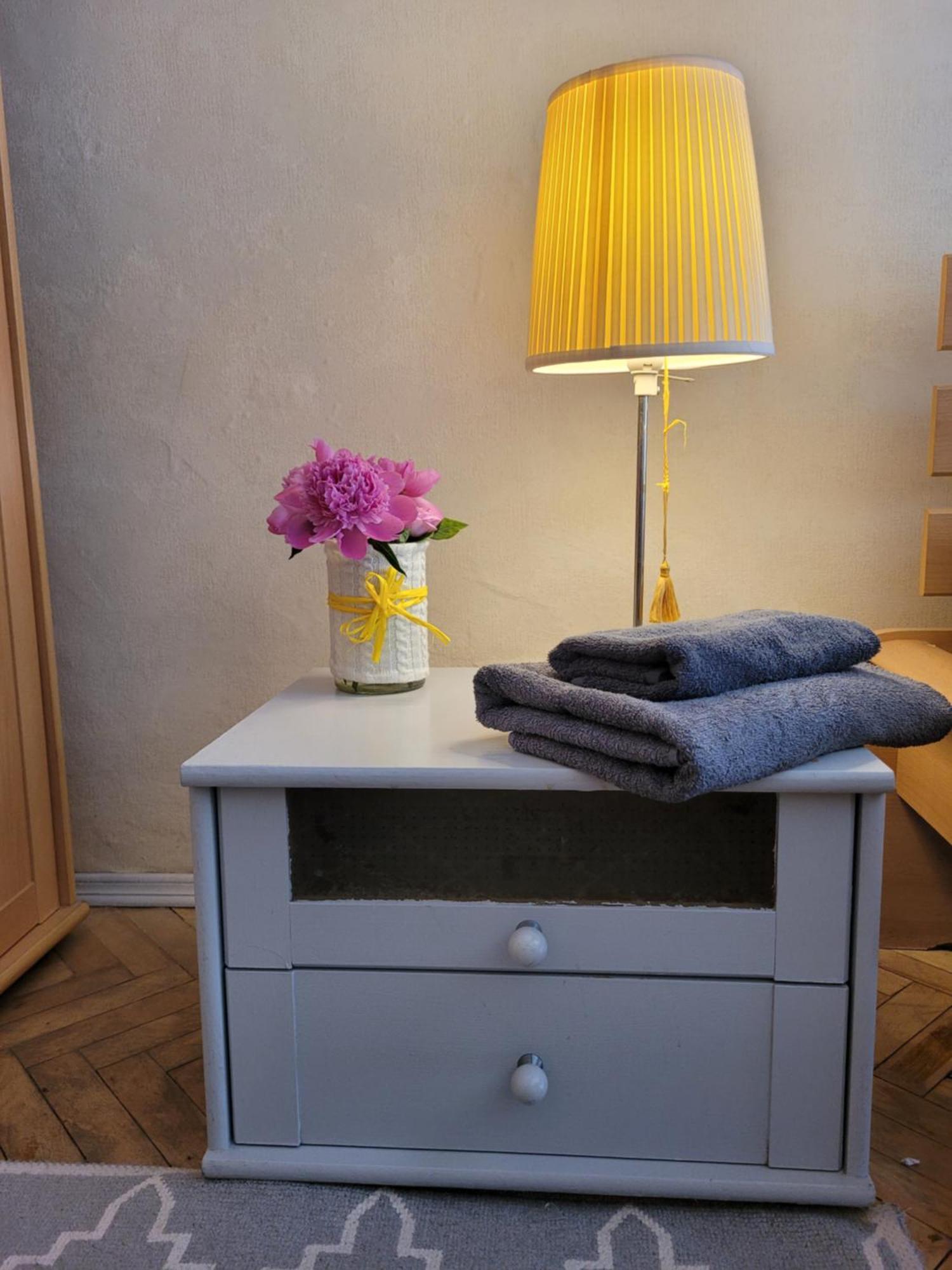 Sunflower Apartment Near Kiev Airport & Railway Station & Center City! Dış mekan fotoğraf